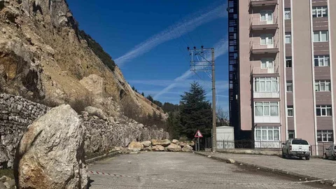 Isparta Eğirdir'de Kaya Düşmesi İncelemesi