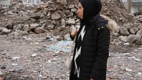 Diyarbakır'da Depremden Kurtulan Kadının Hikayesi