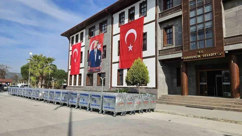 Germencik'te Yeni Çöp Konteynerleri Dağıtımı