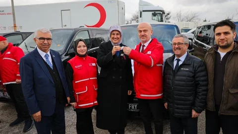 Türk Kızılay Karabük'e Yeni Araç Kazandırdı