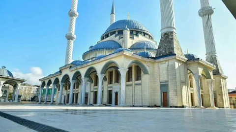 Büyük Osmanlı Camisi'ndeki Su Sızıntısı Sorunu Çözüldü