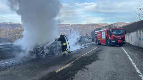Ordu’da Otomobil Yangını Sonrası Demir Yığını Oluştu