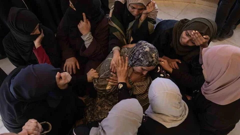 Gazze'de İsrail Saldırıları 27 Ölü Bıraktı