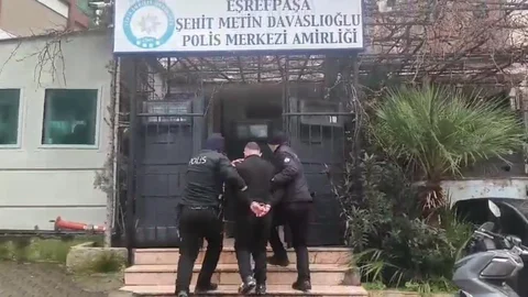 İzmir'de Firari Şahıslar Yakalandı