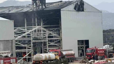Milas'taki Fabrika Yangını Kontrol Altında