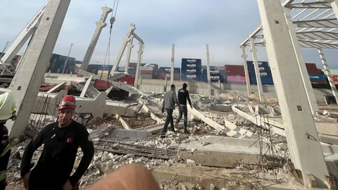 Mersin’de İnşaat Şantiyesinde Duvar Çökmesi: 3 Yaralı