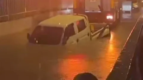 İzmir Torbalı'da Alt Geçitte Mahsur Kalma Olayı