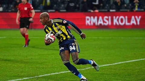 Talisca Kupada Gollerine Devam Ediyor
