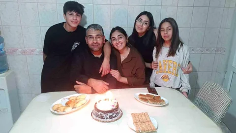 Adana'da Acılı Baba Gözyaşları İçinde Dua Etti