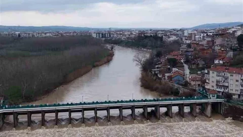 Mustafakemalpaşa Çayı Su Seviyesi Yükseldi