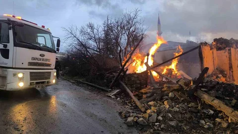 Karabük'te Köy Yangını Felaketi