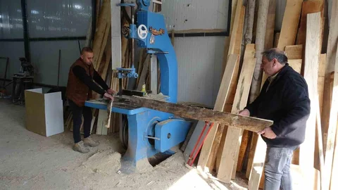 Cömert Ailesi Hayata Tutunmaya Çalışıyor