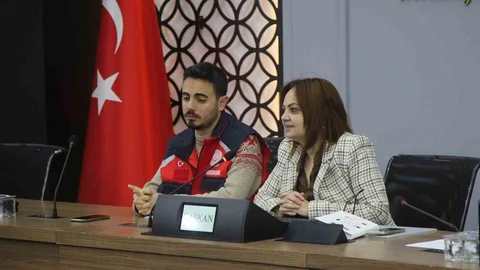 Niğde'de Koruyucu Aile Semineri Düzenlendi