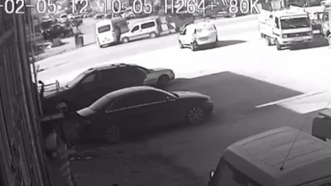 Karaman'da Minibüs ve Ticari Araç Kazası