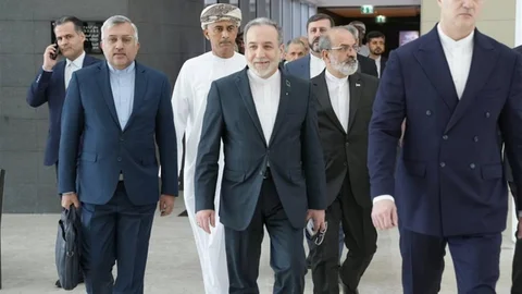 İran ve ABD Dolaylı Görüşmelerine Başladı