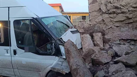 Aksaray'da İşçi Servisi Kaza Yaptı