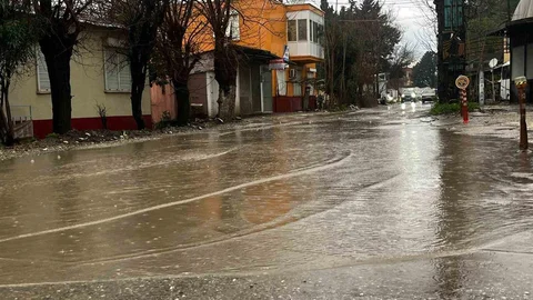 Antalya'da Kuvvetli Sağanak Etkili Oldu
