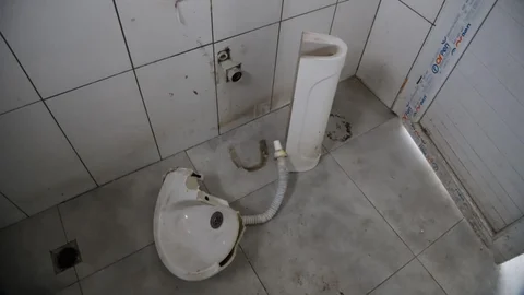 Mersin'de Vatandaşların Sıkça Kullandığı Parka Ağır Tahribat