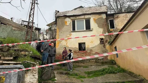 Söke'de Evin Duvarı Çöktü