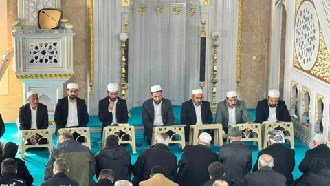 Hakkari'de Deprem Şehitleri Anıldı