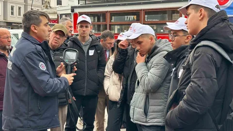 Uşak’ta 6 Şubat Depremlerinde Hayatını Kaybedenler Anıldı