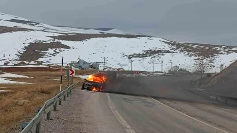 Sivas'ta Otomobil Yangını Görüntülendi
