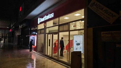 Fatih'te Banka Soygunu Gerçekleşti