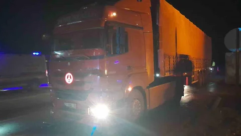 Konya'da Tır ve Taksi Çarpıştı