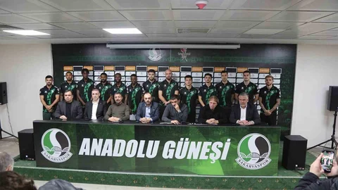 Sakaryaspor'da 13 Yeni Transfer İmzaladı