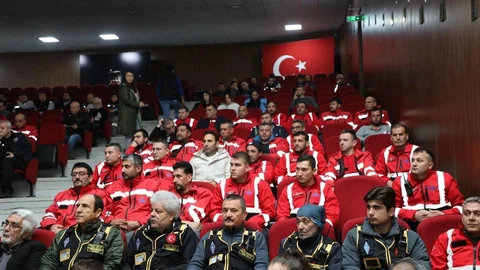 Edremit'te Temel Afet Eğitimi Düzenlendi