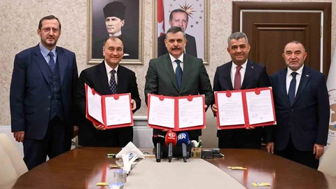 Yıldız Holding'den Erzurum'da Eğitim Destekleri