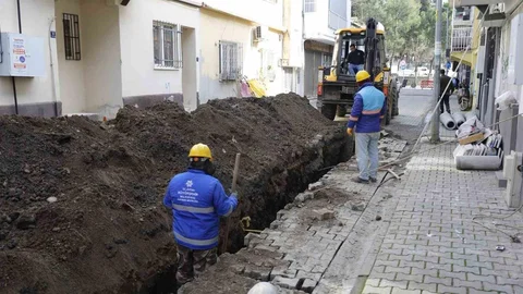 Efeler'de Altyapı Çalışmaları Devam Ediyor