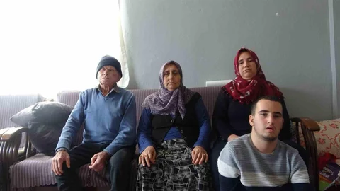 Hatay'da Depremde Eşini Kaybeden Anne