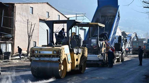 Manisa'da Asfalt Çalışmaları Başladı