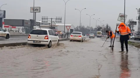 Kahramanmaraş'ta Sağanak Yağışlar Devam Ediyor