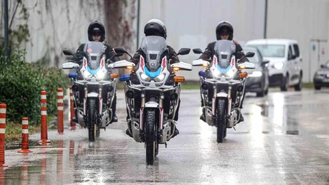 Antalya'da Motorize Zabıta Ekipleriyle Denetim Artıyor