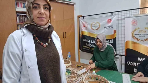Van'da Kadınlar Sanatla Ekonomiye Katkı Sağlıyor