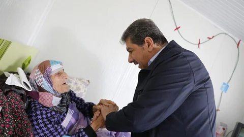 Esenler'de Emeklilere Destek Kartı Uygulaması