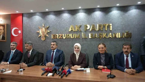 Bakan Tekin Erzurum'da Muhalefeti Eleştirdi