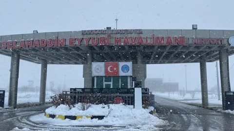 Yüksekova'da Uçuşlar Engellendi