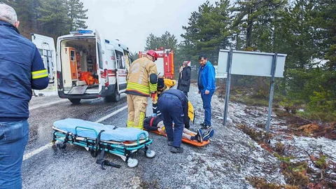 Manisa'da Trafik Kazası: İki Yaralı