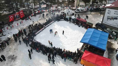 Artvin'de Geleneksel Güreşler Yapıldı