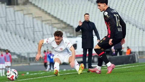 Fatih Karagümrük, Antalyaspor'u Yendi