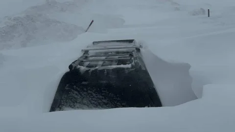Sivas'ta Kar Kalınlığı 2 Metreye Ulaştı