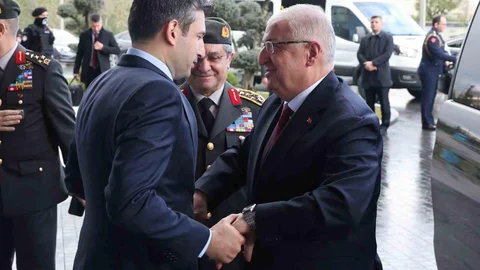 Milli Savunma Bakanı Güler Belgesel Gösteriminde Bulundu
