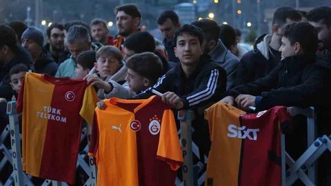 Galatasaray Rize'de Coşkuyla Karşılandı