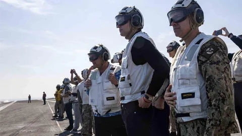 Witkoff ve Kushner'dan Uçak Gemisi Ziyareti