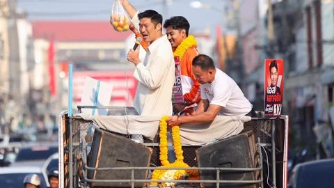 Tayland'da Seçim Heyecanı Başladı