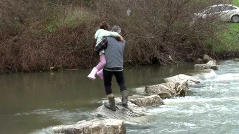 Çatalca'da Dere Taşkını Sorun Oluyor