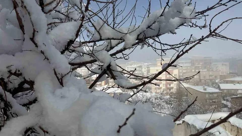 Hakkari'de 144 Yerleşim Yeri Kapandı